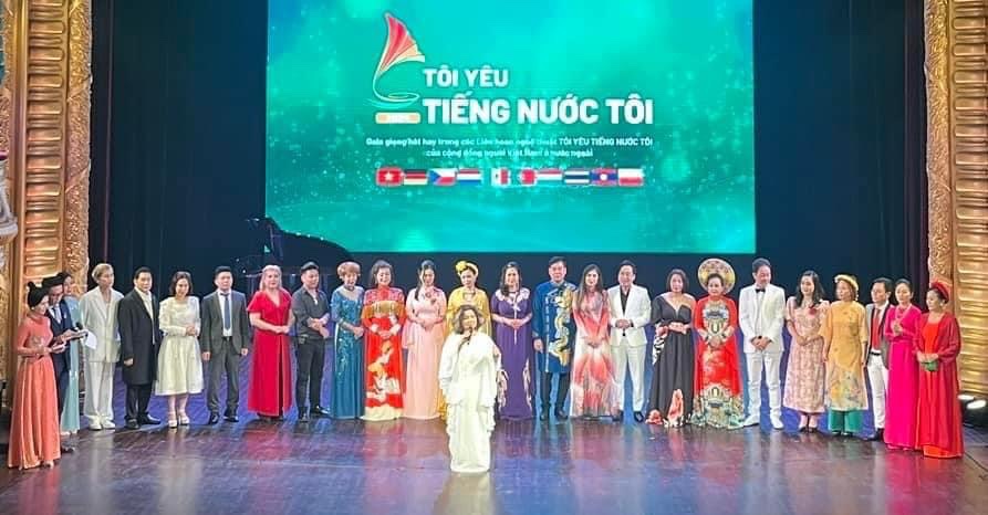 Không gian biểu diễn gần gũi thu hút khán giả trẻ